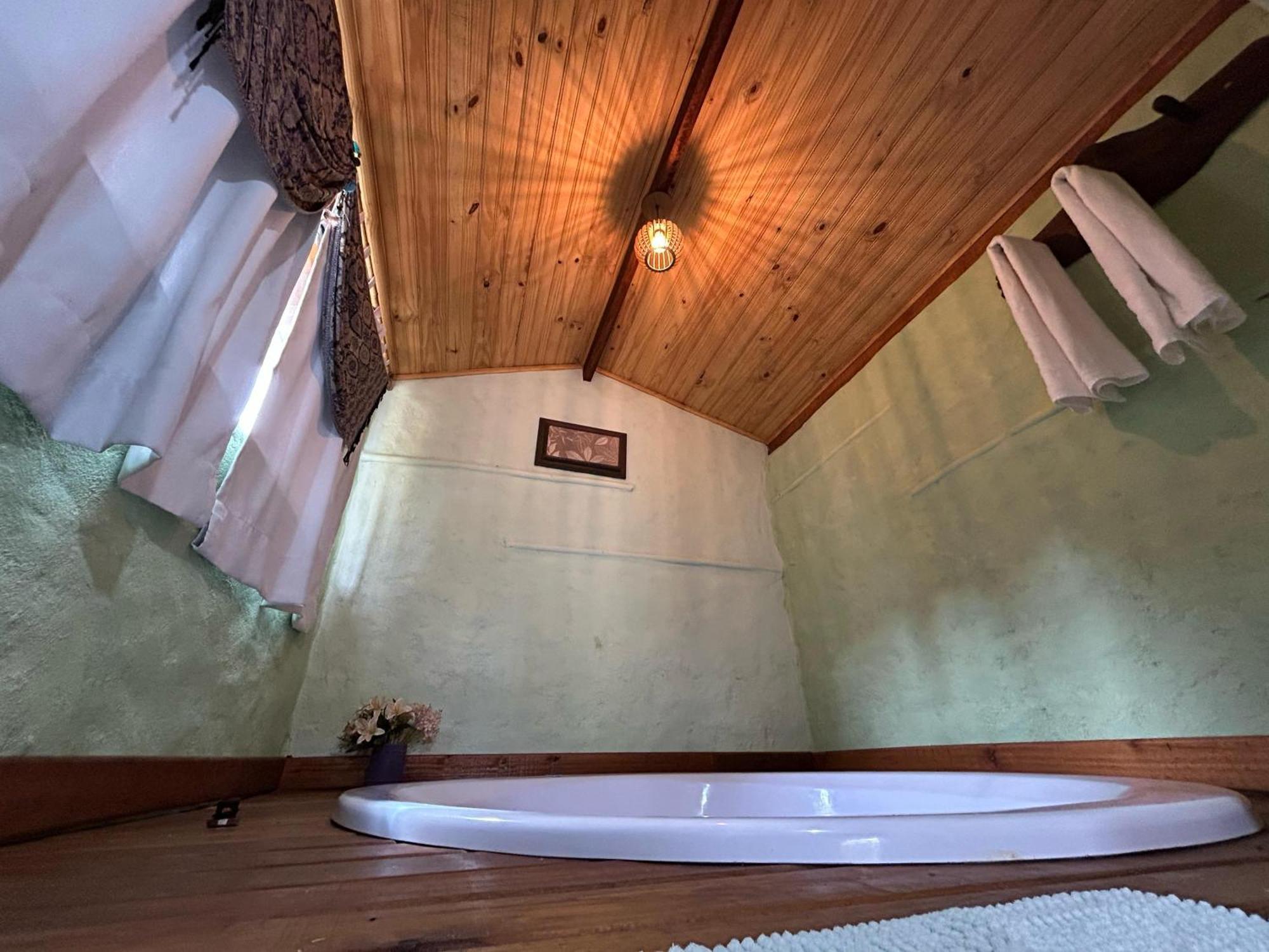 Vale Do Piemonte - Chale Com Hidromassagem - Lodge Santo Antônio do Pinhal